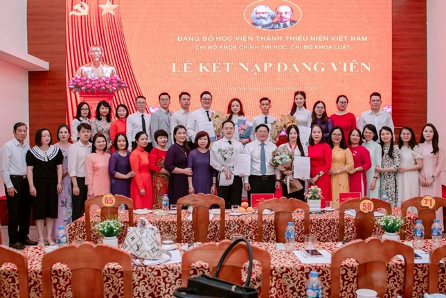 Lễ kết nạp Đảng viên tại Học viện Thanh thiếu niên Việt Nam